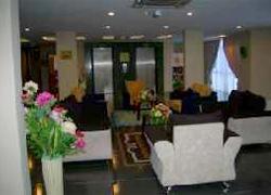 Trio Bandung Hotel Buitenkant foto